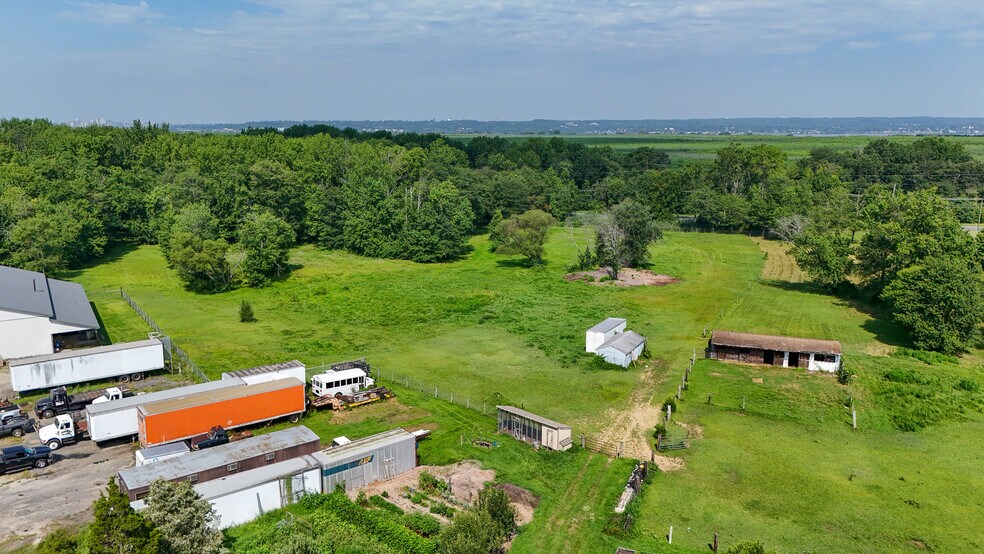 More Photos Of 110 Pennsgrove Pedricktown Rd, Pedricktown Service For Sale