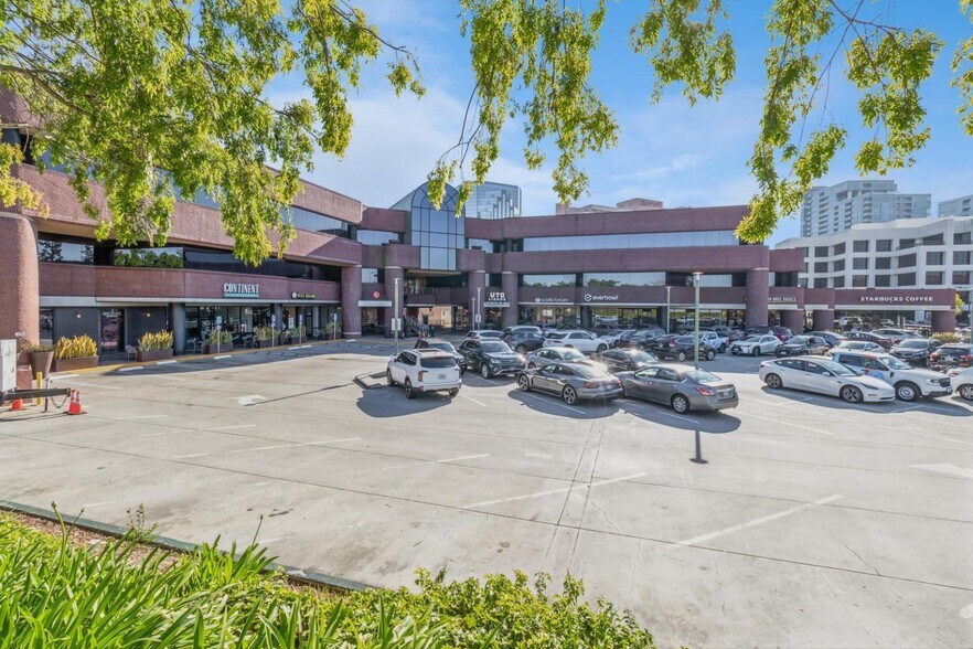 More Photos Of 4150 Regents Park Row, La Jolla Unknown For Lease