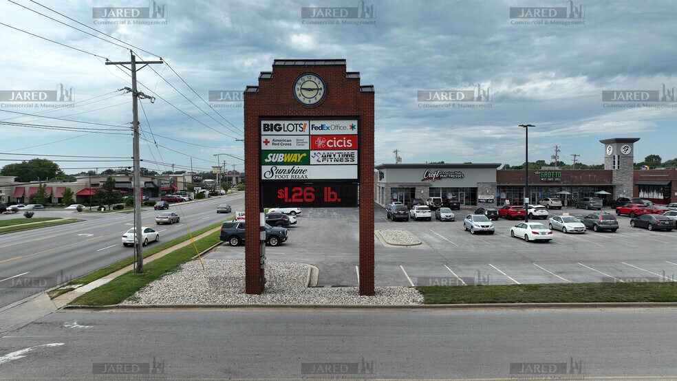 More Photos Of 303-321 E Battlefield St, Springfield Unknown For Lease