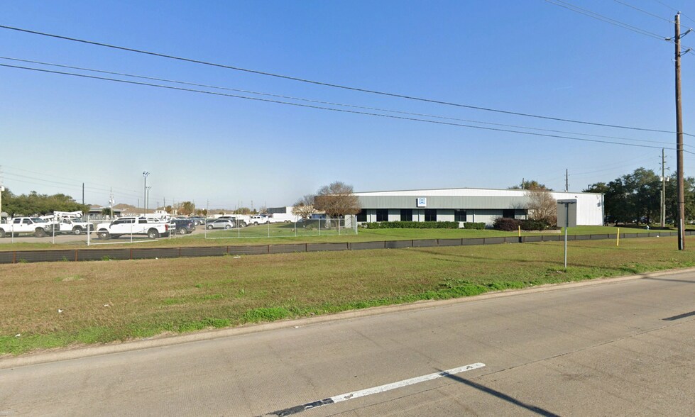More Photos Of 11300 Windfern Rd, Houston Warehouse For Lease