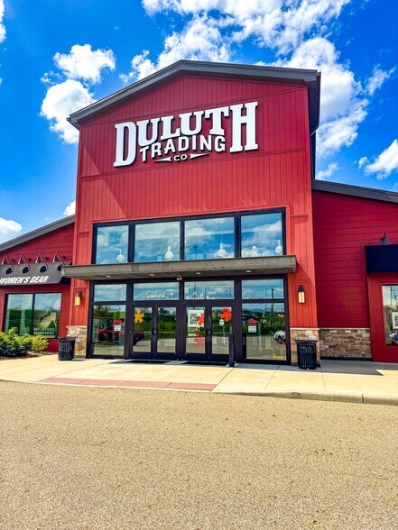 More Photos Of 5441 Whipple Ave NW, Canton Freestanding For Lease