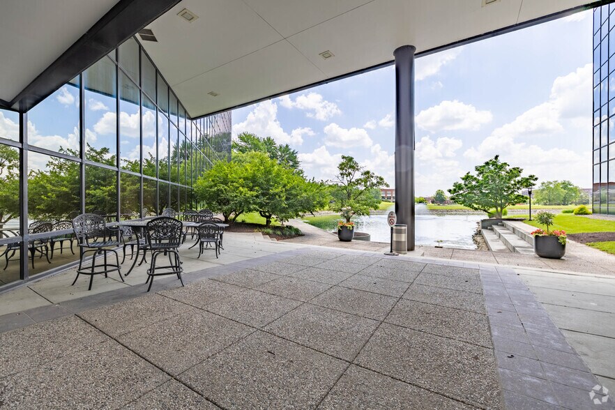 More Photos Of 4555 Lake Forest Dr, Blue Ash Office For Lease