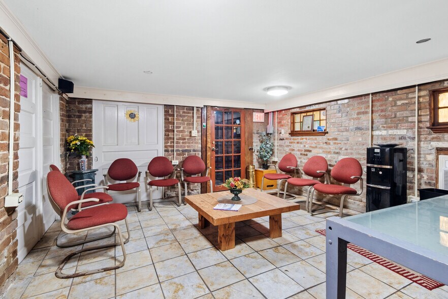 More Photos Of 2926 Canal St, New Orleans Office Residential For Sale