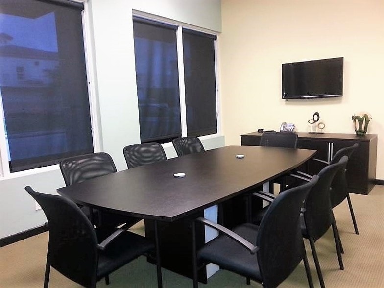 More Photos Of 401 W Atlantic Ave, Delray Beach Storefront Retail Office For Lease