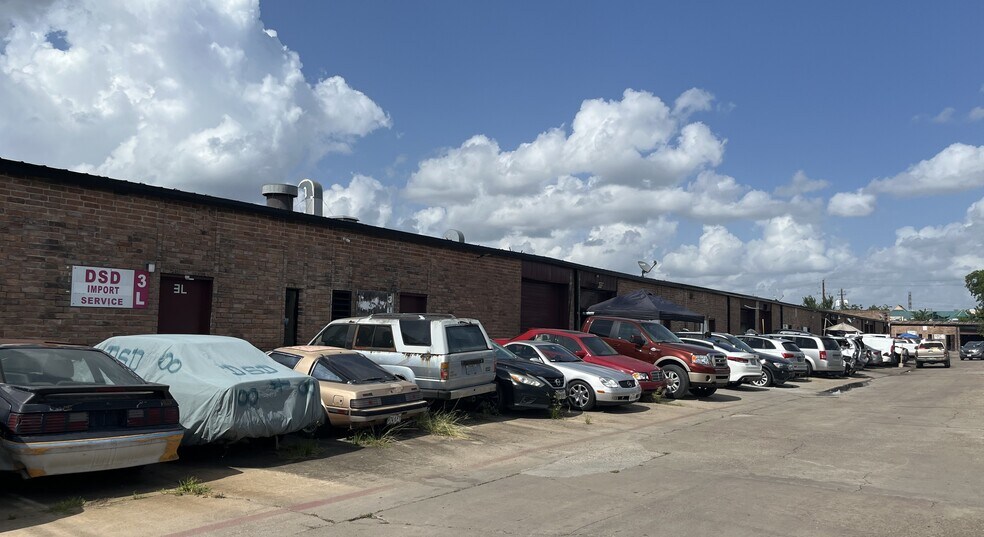 More Photos Of 6811 Baneway Dr, Houston Flex For Lease