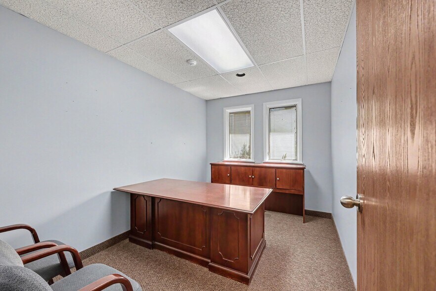 More Photos Of 2609 Electric Ave, Port Huron Medical For Sale