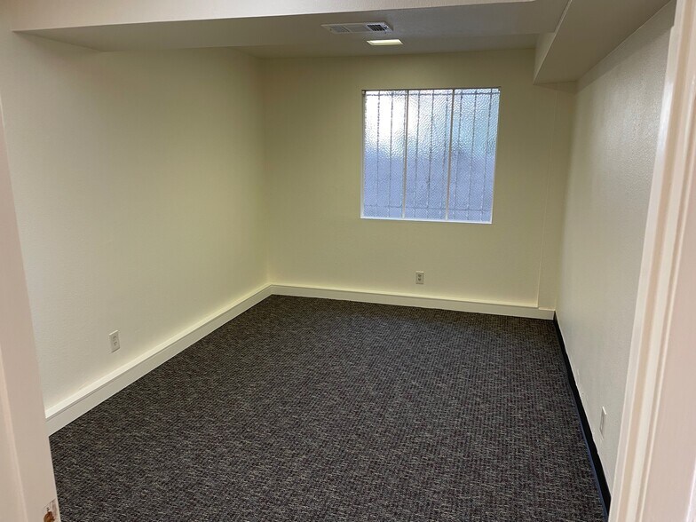 More Photos Of 1028 N Lake Ave, Pasadena Office For Lease