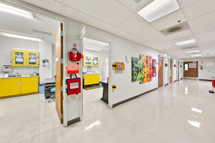 More Photos Of 715 NW Dimmick St, Grants Pass Office For Sale