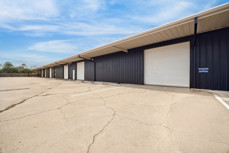 More Photos Of 1771 Upland Dr, Houston Unknown For Lease