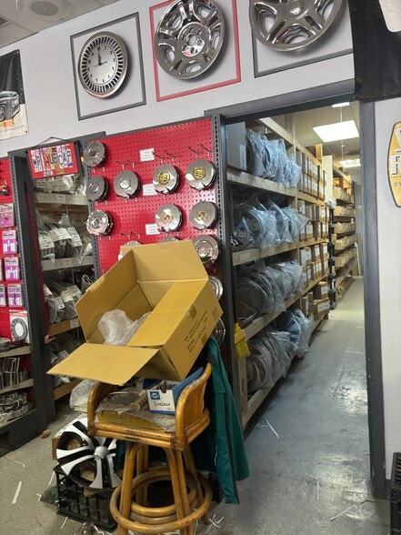 More Photos Of 13604-13628 S Cicero Ave, Crestwood Unknown For Lease