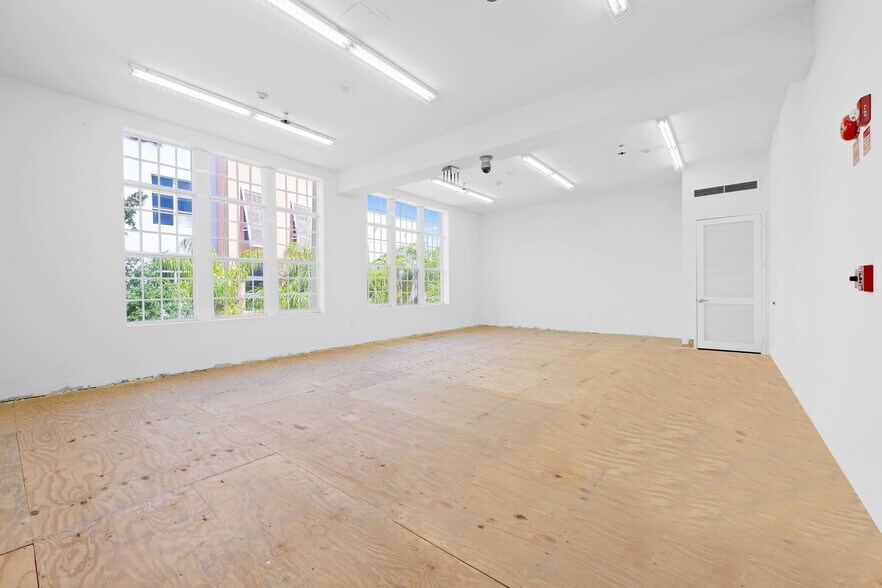 More Photos Of 301 SW 13th Ave, Fort Lauderdale Office For Sale