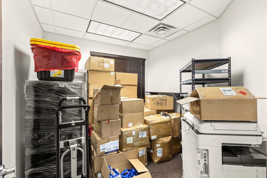 More Photos Of 7830 W Sahara Ave, Las Vegas Office For Sale