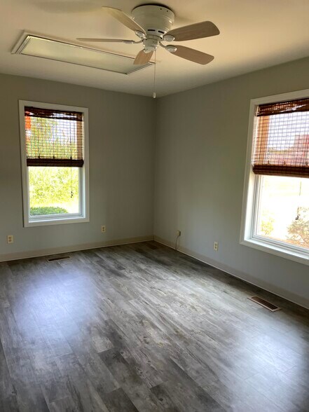 More Photos Of 4121 S Franklin St, Michigan City Office For Sale