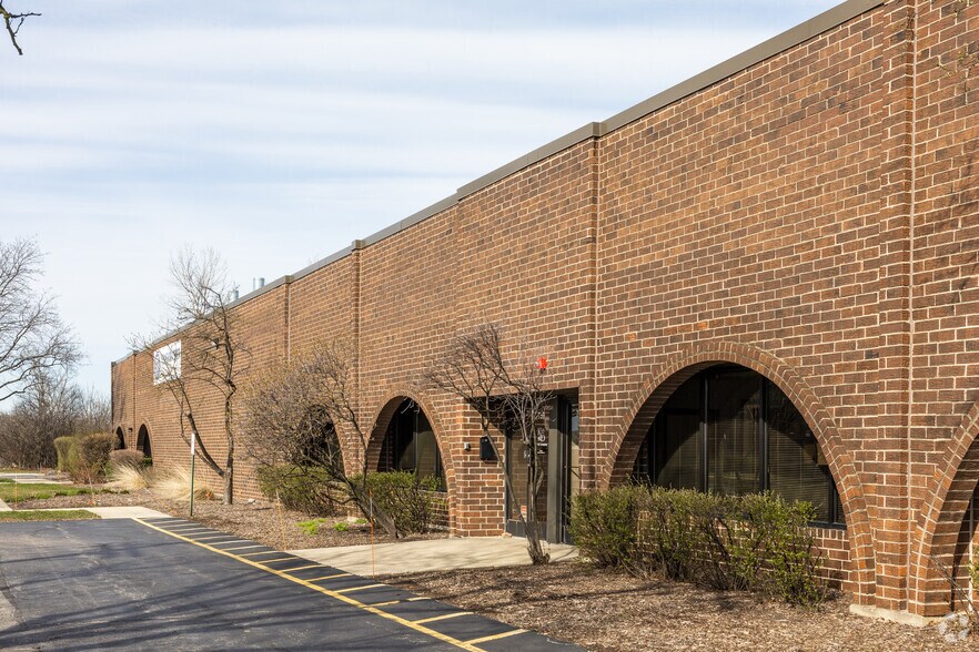 More Photos Of 747-797 S Glenn Ave, Wheeling Warehouse For Lease
