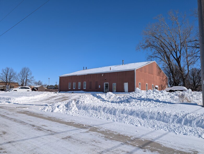More Photos Of 1100 Weise St, Green Bay Auto Dealership For Sale