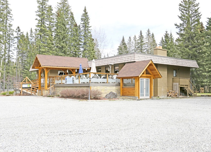 More Photos Of 75 White Ave, Rocky View No 44 Restaurant For Sale