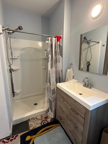 More Photos Of 18 Ingersoll Ave, Schenectady Apartments For Sale
