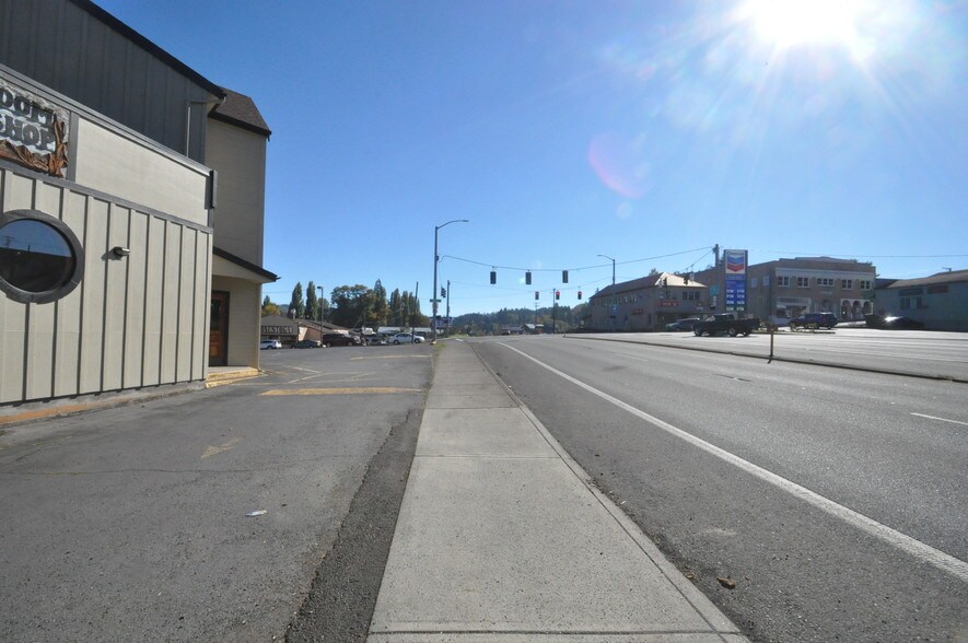More Photos Of 50 W Columbia River Hwy, Clatskanie Restaurant For Sale