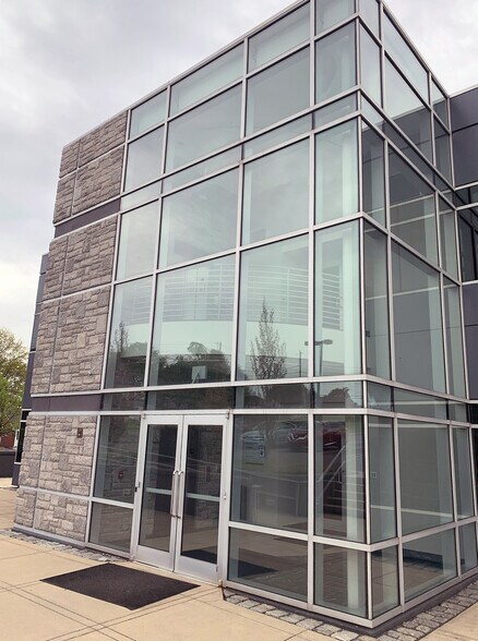 More Photos Of 75 S Houcks Rd, Harrisburg Office For Lease