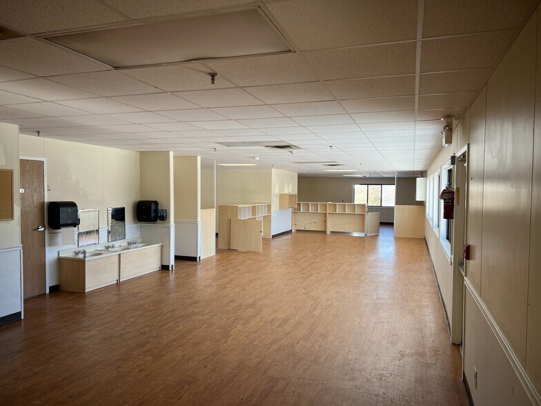 More Photos Of 6860 Fountains Blvd, West Chester Daycare Center For Lease