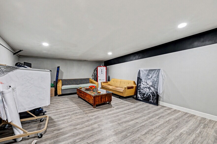 More Photos Of 3635 Polaris Ave, Las Vegas Industrial For Lease