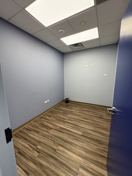 More Photos Of 1160 E Ogden Ave, Naperville Unknown For Lease