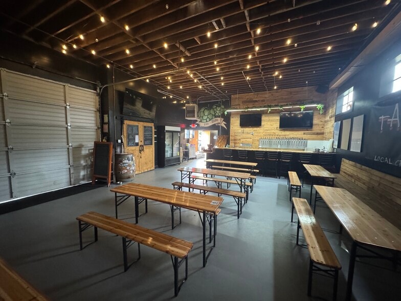 More Photos Of 780 Old County Rd, Belmont Service For Lease