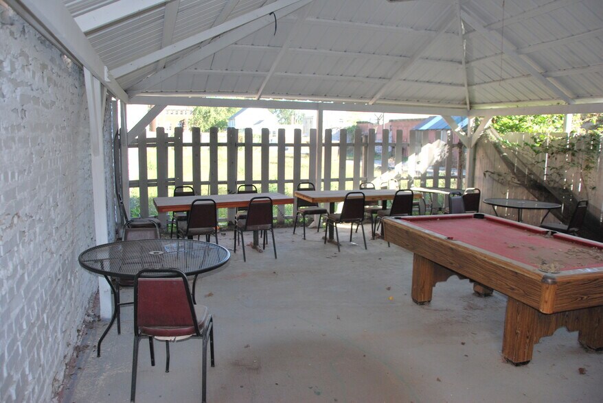 More Photos Of 116 W Maple St, Slater Restaurant For Lease