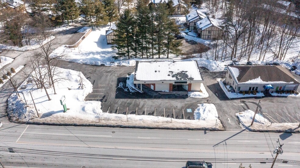 More Photos Of 243-247 Federal Rd, Brookfield Office For Lease