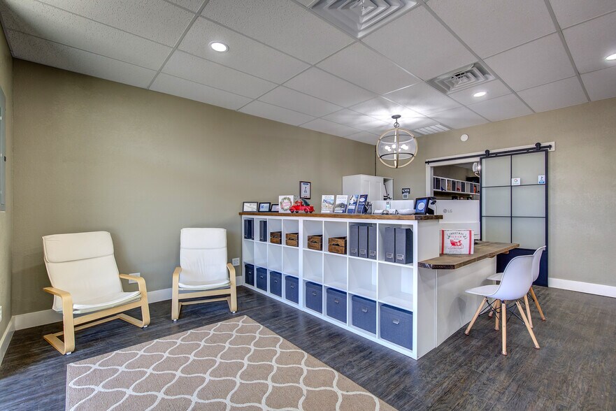 More Photos Of 400 Gilmer St, Sulphur Springs Storefront For Lease