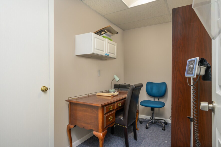 More Photos Of 755 Boardman Canfield Rd, Boardman Medical For Lease