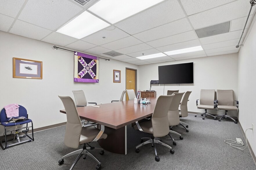 More Photos Of 3001 Lake Brook Blvd, Knoxville Office For Sale