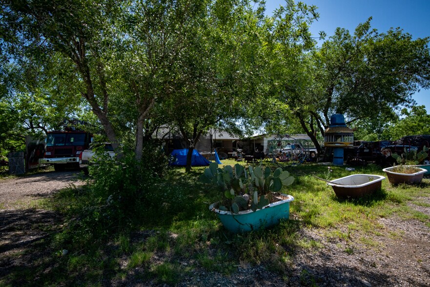 More Photos Of 7913 Highway 183 S, Austin Manufacturing For Sale