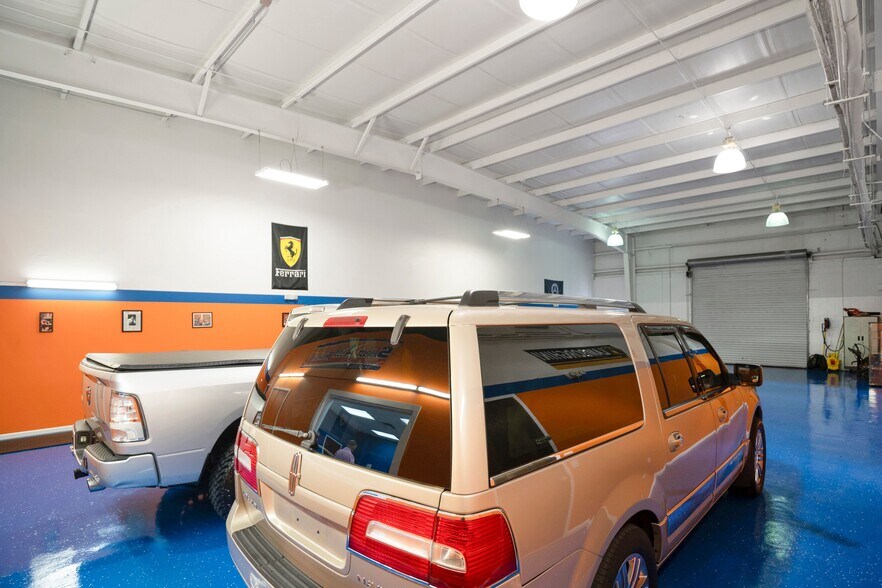 More Photos Of 2350 Us-17-92, Longwood Showroom For Sale