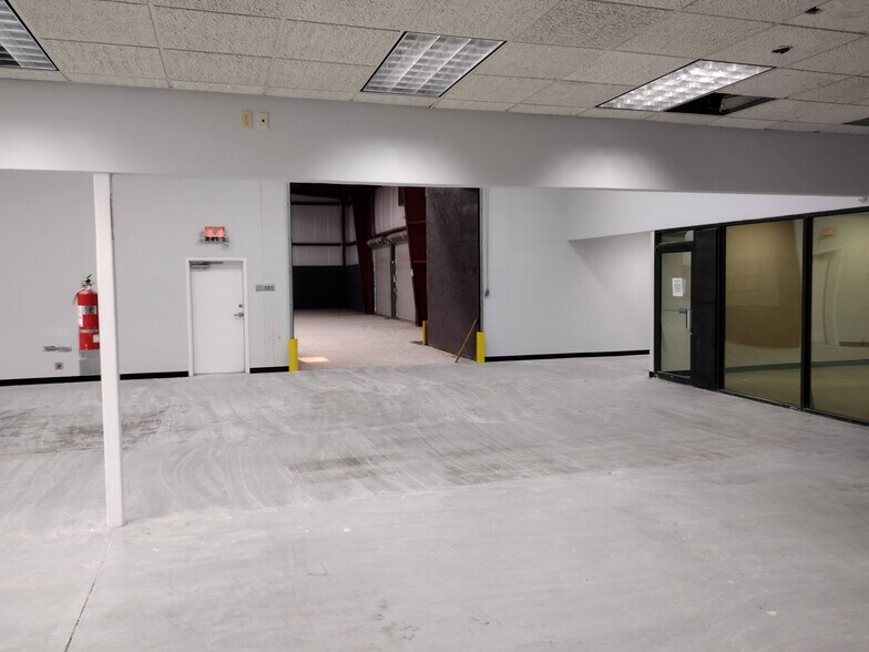 More Photos Of 4211 Jvl Industrial Park Dr, Marietta Warehouse For Lease