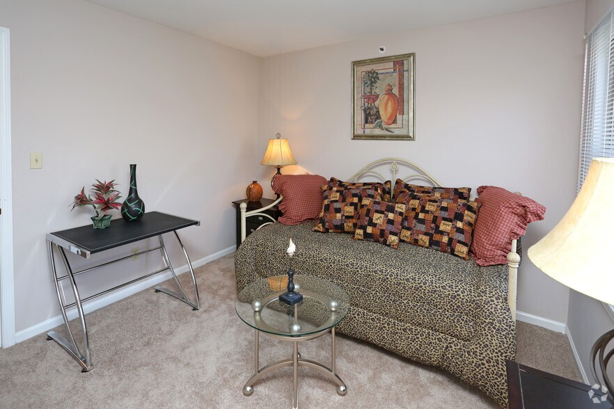 More Photos Of 657 S 3rd St, Louisville Apartments For Lease