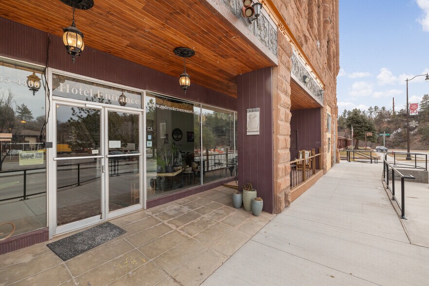 More Photos Of 603 N River St, Hot Springs Hotel For Lease
