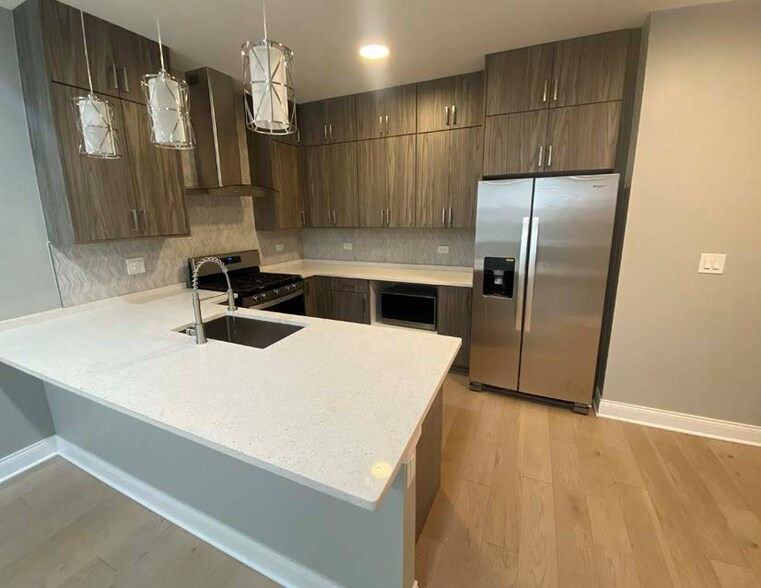 More Photos Of 4952 S Michigan Ave, Chicago Apartments For Sale