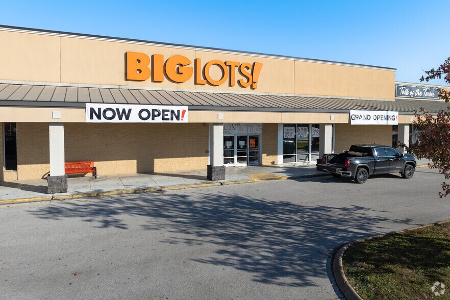 More Photos Of 900-950 Happy Valley Rd, Glasgow Storefront For Sale
