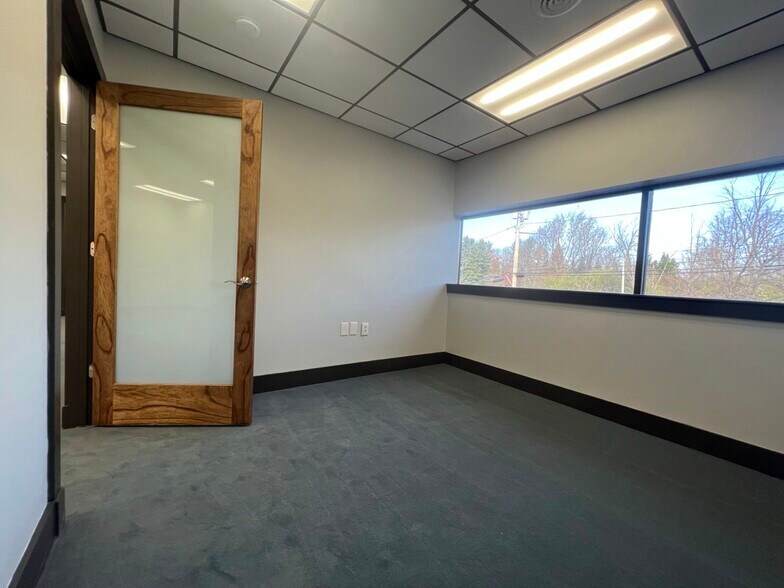 More Photos Of 6455 Lake Ave, Orchard Park Medical For Sale
