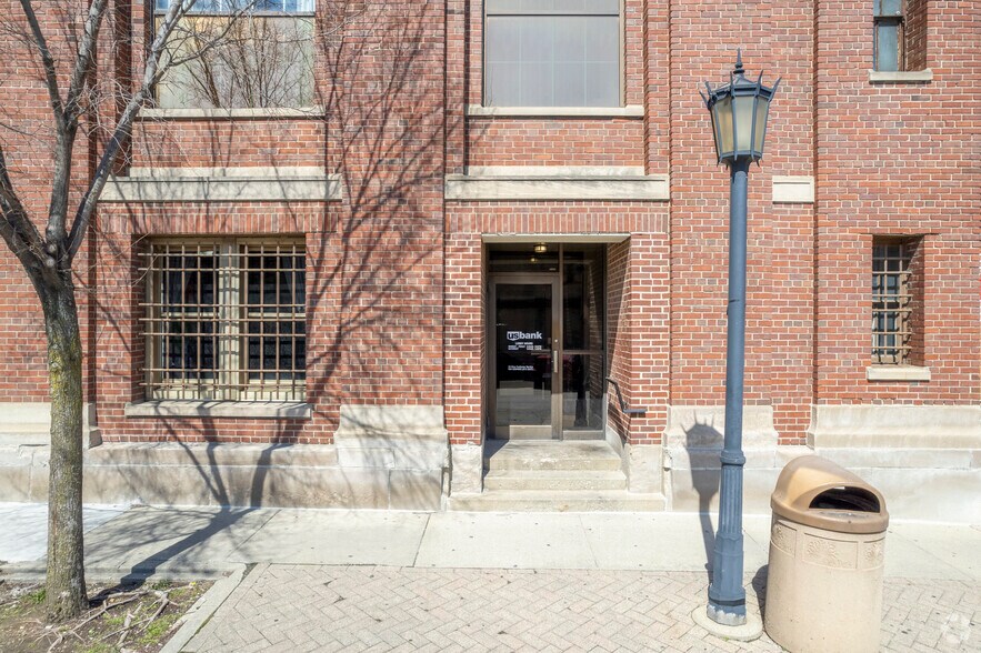 More Photos Of 104 N Oak Park Ave, Oak Park Office Residential For Lease