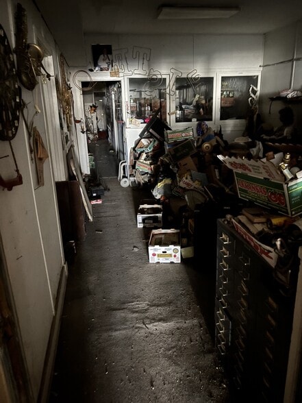 More Photos Of 64 S Front St, Memphis Storefront Retail Office For Sale