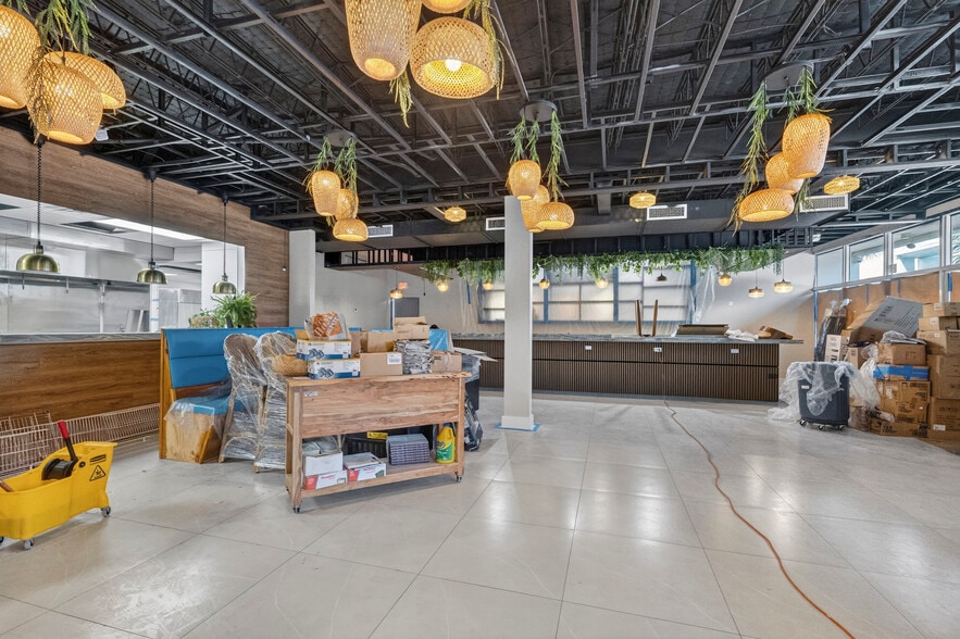 More Photos Of 3134-3150 NE 9th St, Fort Lauderdale Restaurant For Sale