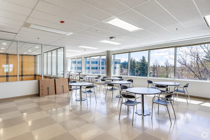 More Photos Of 750 & 770 Palladium Dr, Ottawa Unknown For Lease