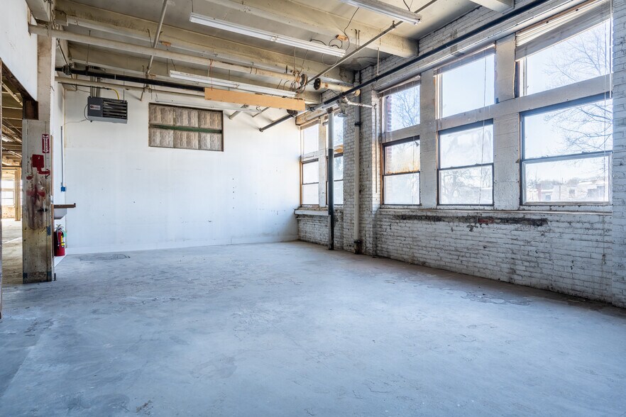 More Photos Of 4530 Germantown Ave, Philadelphia Warehouse For Lease