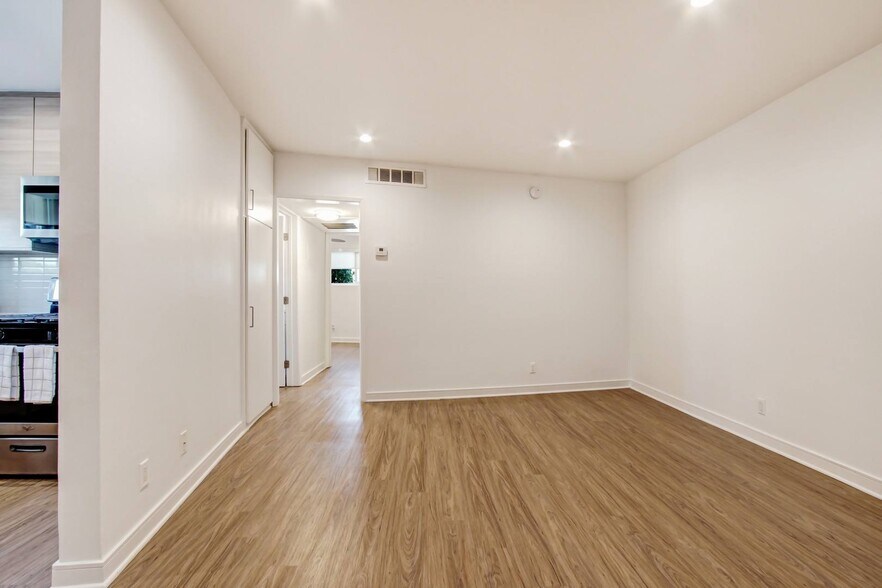 More Photos Of 700 S 6th St, Burbank Apartments For Sale