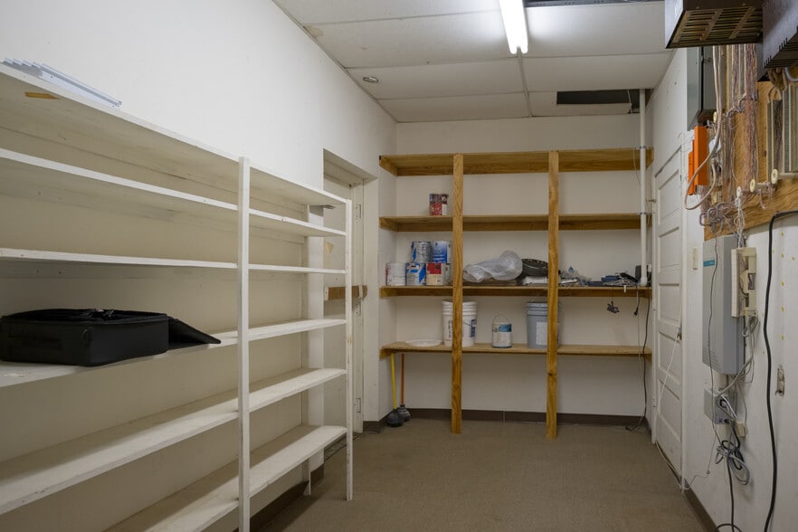 More Photos Of 110 Lincoln Ave, College Station Office For Sale