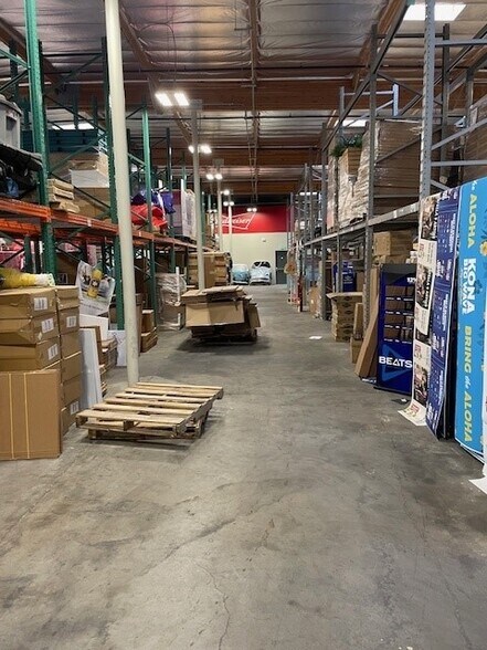 More Photos Of 2082 E Gladwick St, Rancho Dominguez Warehouse For Lease