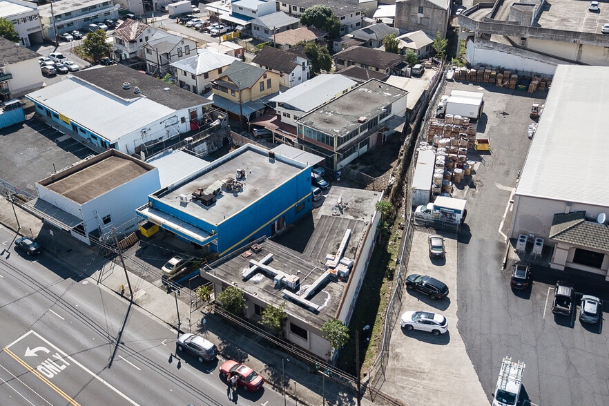 More Photos Of 1021 N King St, Honolulu Storefront For Sale