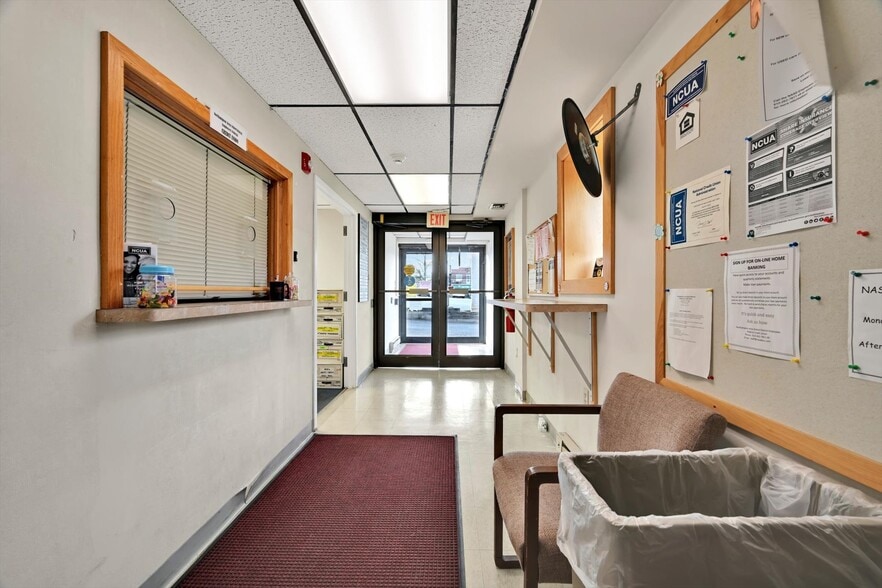 More Photos Of 2014 Laubach Ave, Northampton Office For Sale